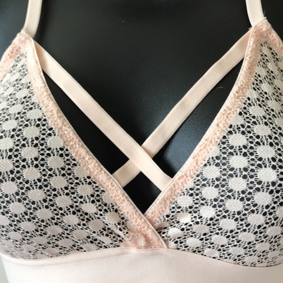 Beautiful Pink Lace Bralette - Picture 6 of 8